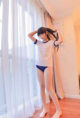 两男一女3p揉着她的奶视频